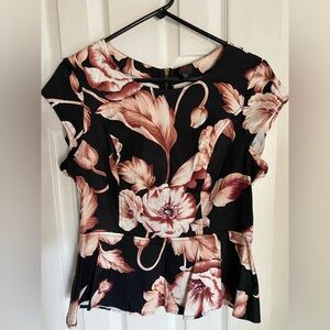 Chic Floral Top in Black and Pink